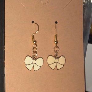 Bow earrings